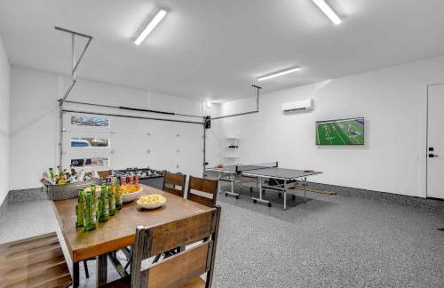 The Woodland Escape with Concierge Services - New Listing - Foto 36