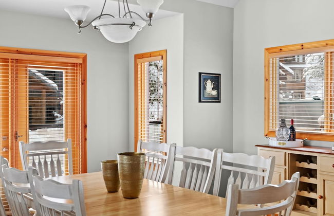 MODERN 4,500 sqft Ski Chalet: 5 Br + 6 Ba | Pool Table | Pool + PRIVATE Hot Tub - Photo 61