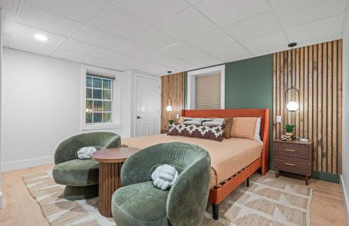 Newly Renovated Luxe Home near Asheville | Pool, Hot Tub, Theater & Games! - Foto 50