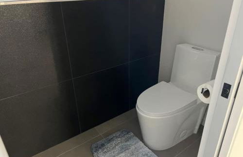 Modern Paradise - walk to beach- sleeps 10 - Foto 6