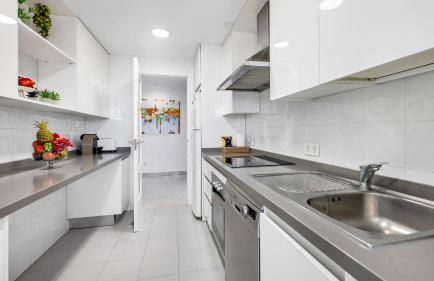 VACATION MARBELLA I Puerto Banus Sea Front, Best View, 24-7 Security, Pool - Photo 39