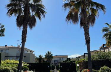Magnifique 2 pièces design, moderne, calme, proche plage, résidence avec piscine, tennis, wifi et place de parking privée - Photo 17