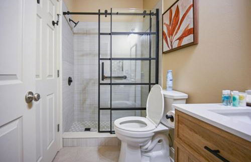 Modern 5BR Retreat with Office Fully Furnished - Foto 37