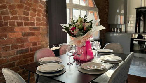 City Centre Apt - Sleeps 6, Parking, Shops & Trains - Foto 2