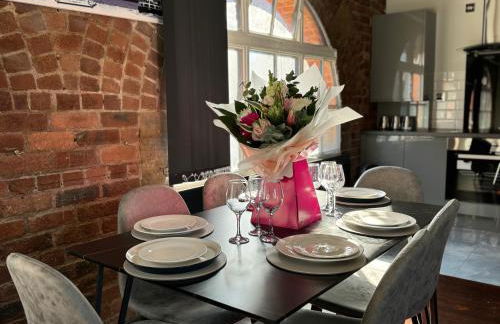 City Centre Apt - Sleeps 6, Parking, Shops & Trains - Foto 2