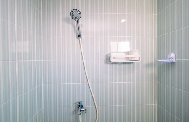 Cozy and Simple Living Studio Apartment at Cinere Resort - Photo 11