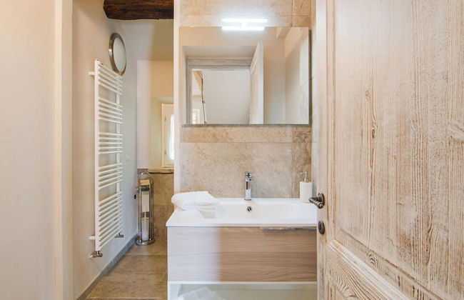 Chic Villa in Acqualagna with Hot Tub in Pool & Private Garden - Foto 16