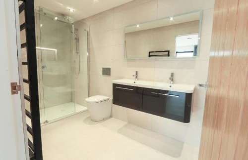 Black Barn Skye - Contemporary 3 bed / 4 bath home - Photo 23