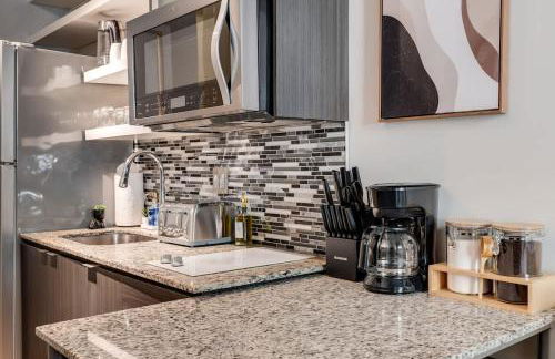 CBDOTR 24-7 Gym Pool Rooftop Steps to Stadiums - Foto 7