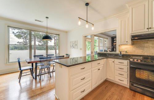 Beautiful Lake Sinclair Retreat with Dock and Deck! - Foto 11