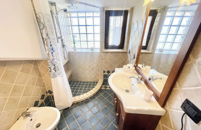 Pool, Jacuzzi and Events Room - Charming Villa in Umbria - Sleeps 24 - Lake View - Foto 57