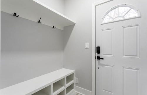 Modern Escape 3BR Apt with Parking - Foto 3