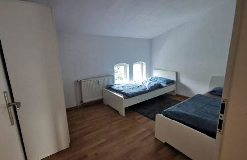 APARTS - Neue Monteurwohnungen in Schwerin - Free WiFi & Parking - ruhige Lage nähe Schweriner See - Foto 3