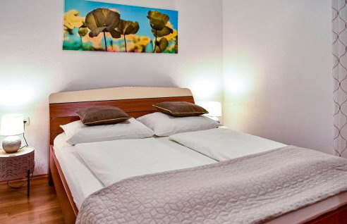 Stunning Home In Smokovic - Photo 27