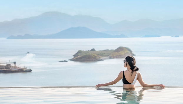 Piscina con borde infinito