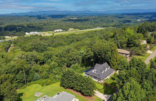 Sunset View 3 BDR Close to Downtown! - Photo 70