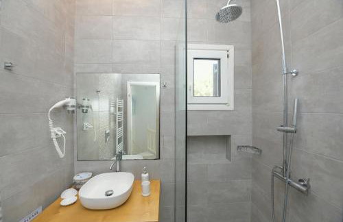 Villa "Kalli" with private pool - beachfront - Kalo Livadi - Foto 38