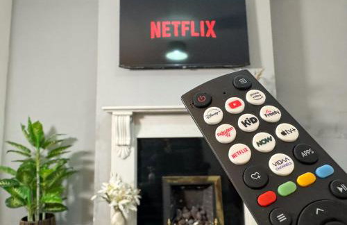 Stoneleigh Retreat 4BR Entire Home - Photo 5