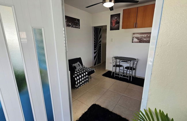 Cozy and Modern Apartment Black & White With Jacuzzi on Terrace - Photo 22