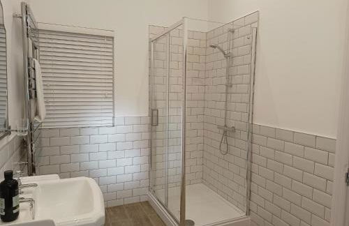 The West Wing at Eriviat Hall Hot Tub - Photo 13