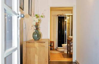 Zentral und großzügig Wohnen - Smart-TV mit streaming Apps - 1 bis 4 Personen - Küche mit Bar - kostenlose Parkzone - Photo 19