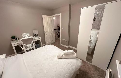 Cosy detached 3-bed, free parking, near Manchester - Foto 27