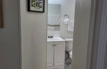 Seeing Busch Gardens from two apartments - Photo 12