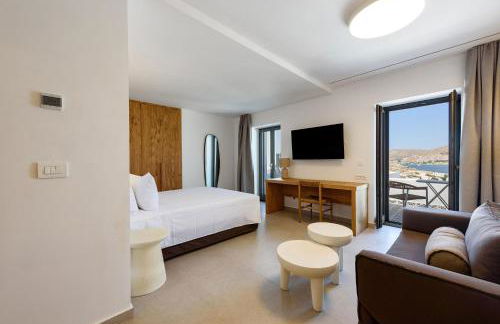 Azure Naousa - Photo 63