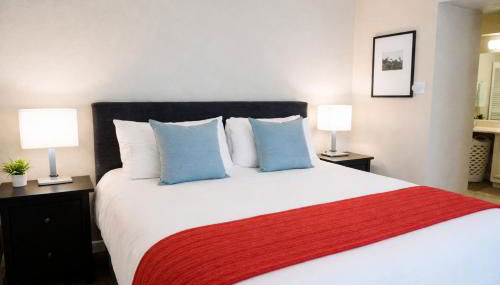 Down Town Convenience, TRAX, Self Check-In Studio - Foto 4