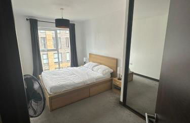 Luxury Apartment in Dartford - Photo 4