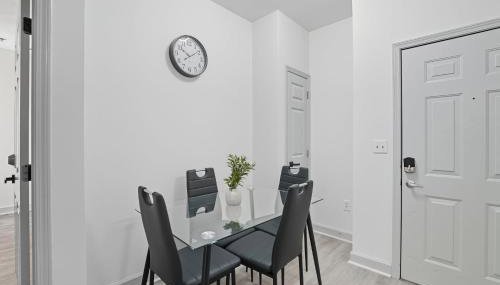 Bright & Stylish 2-Bed, 2-Bath Apartment - Foto 4