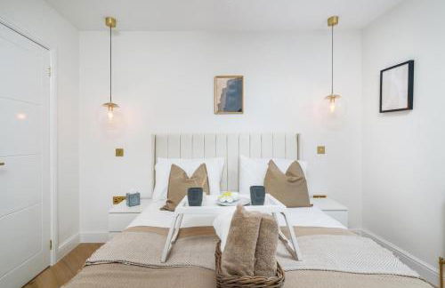 Apt - Sleeps 3 - Parking - Station Close - Balcony - Foto 7