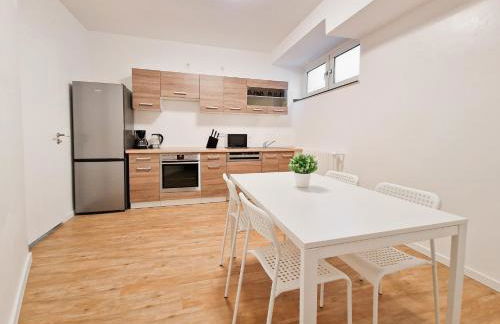 Tolstov Apartments - 1 or 3 Room Apartments with Balcony - 20 Min Messe DUS & Airport DUS - Foto 16