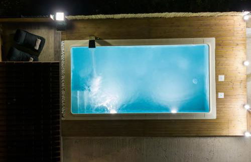 Σπίτι με πισίνα δίπλα στο αεροδρόμιο. - Foto 23