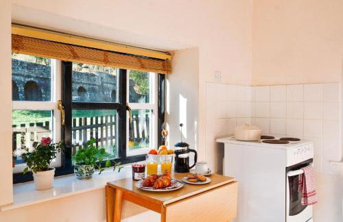 Aqueduct Cottage - Photo 5