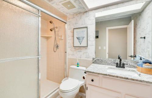 Lakefront Home with Private Dock in Grove - Foto 26