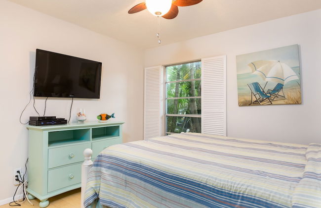 Crescent Street by VTrips - Photo 5