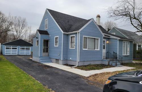 Nice big house with parking, king bed, yard - Foto 25