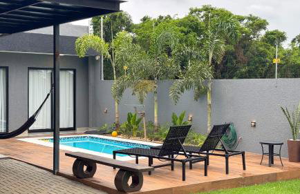 Casa em Foz do Iguaçu com piscina, churrasqueira e ar-condicionado em todos os cômodos - Foto 3