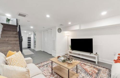 Holiday Home Brownstone City Stay 5BEDS, Private Dual Units - Foto 19