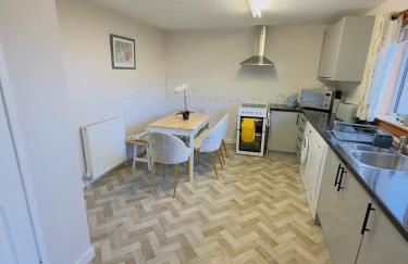 Modern & Cosy 3 Bedroom Inverkeithing home- Ideal for Edinburgh Dunfermline & St Andrews with Free Parking - Foto 27