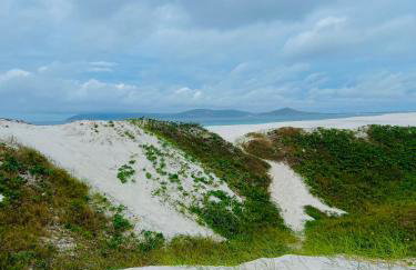 Apartamento incrível em Cabo Frio com localização privilegiada ao lado da praia do forte! - Foto 2