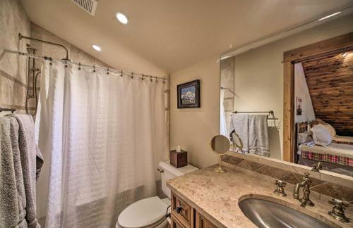 Stunning Ski-InandSki-Out Penthouse Condo with Hot Tub - Foto 37