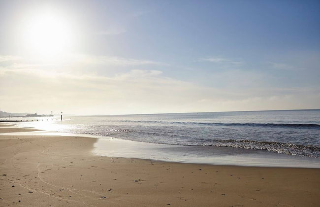 Chic Top Floor Apartment in the Heart of Westbourne Arcade - Foto 10