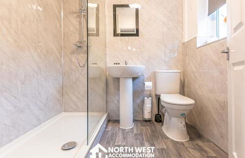 Contractor & Family Friendly 2-Bedroom House in St Helens Newly Refurbished - Foto 12