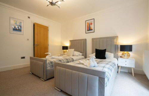 Emirates House, Luxe 5 Bed, with King sized Beds, next to Aiport & NEC, JLR 5 mins - Foto 51