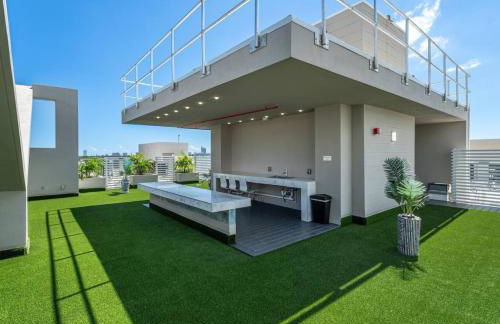 Lux 2BR City-View Retreat in Hollywood, 2nd Floor - Foto 32