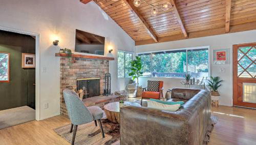 Modern and Unique Cabin with Deck by Lake Gregory! - Foto 1