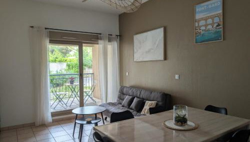 Uzès centre à 2 min - piscine - clim - parking - Foto 3