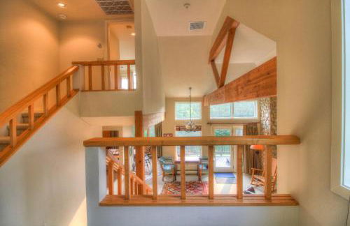 Stratton Mountain Condo with a Hot Tub! Sleeps 12! - Photo 59